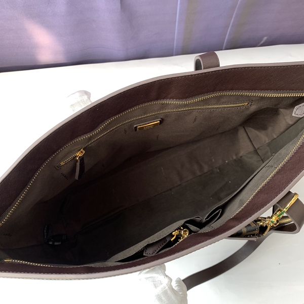 スーパーコピーブランドバッグ角部分ディテール